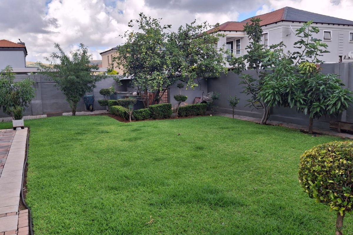 House For Sale in Theresapark - Photo 3