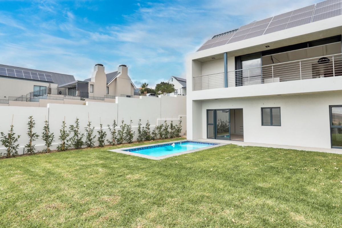 House For Sale in Mount Royal Golf Estate - Photo 4