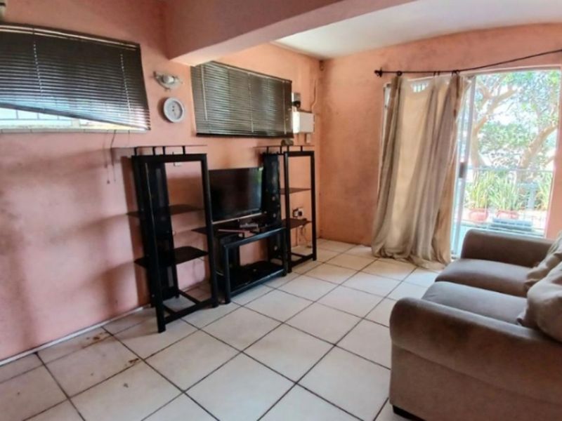 House For Sale in Glenmore - Photo 10