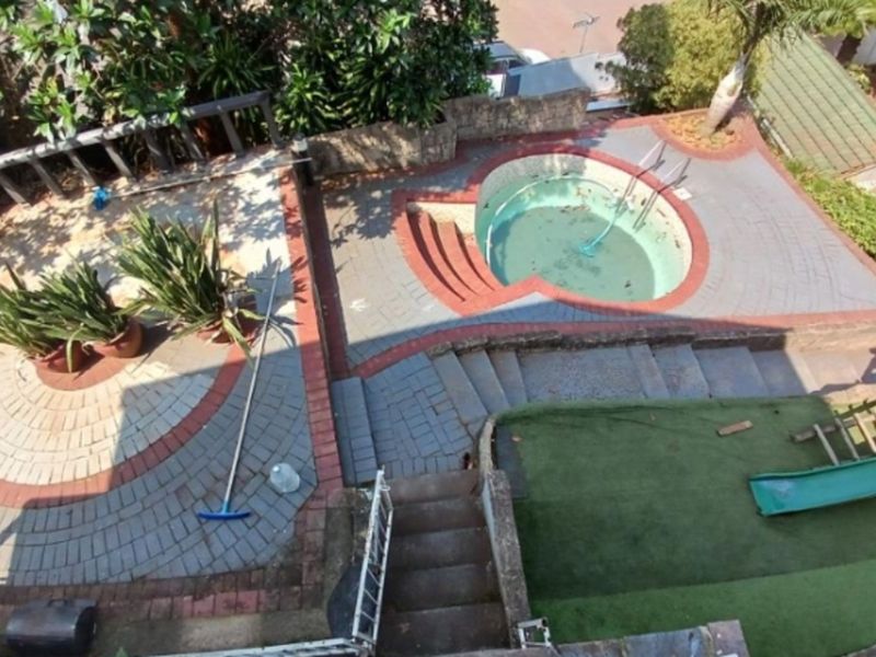 House For Sale in Glenmore - Photo 2