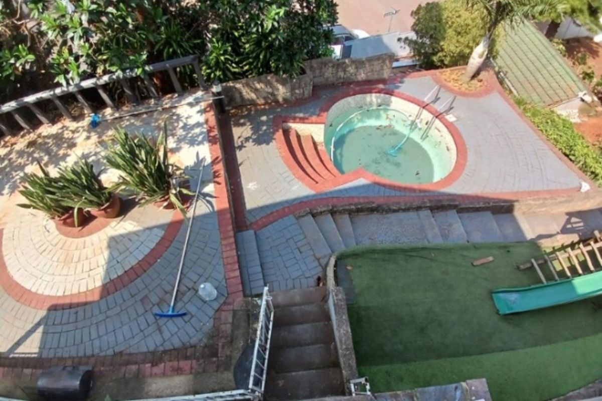 House For Sale in Glenmore - Photo 2