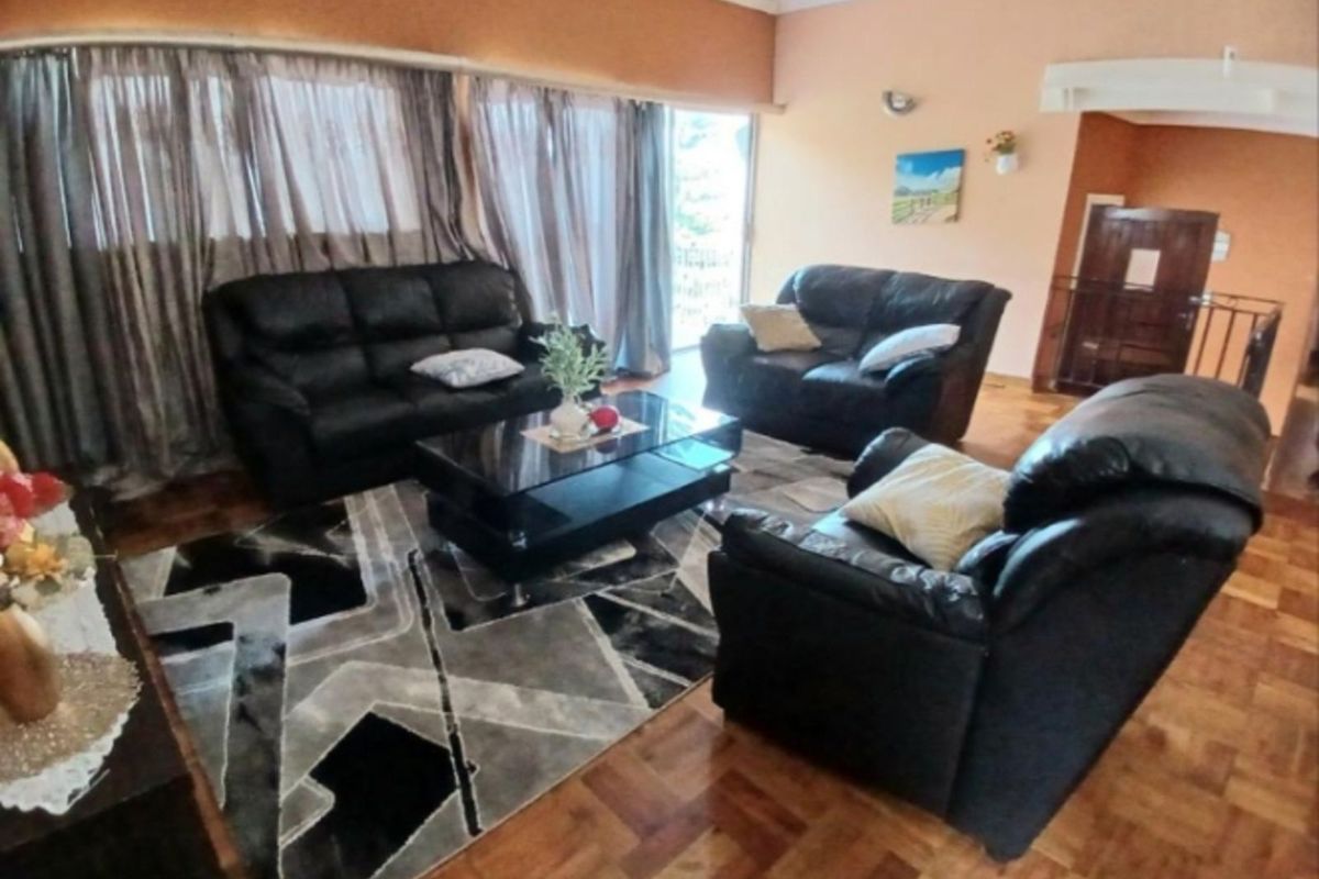 House For Sale in Glenmore - Photo 5