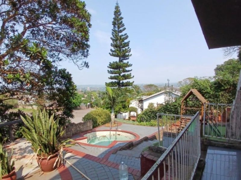 House For Sale in Glenmore - Photo 3