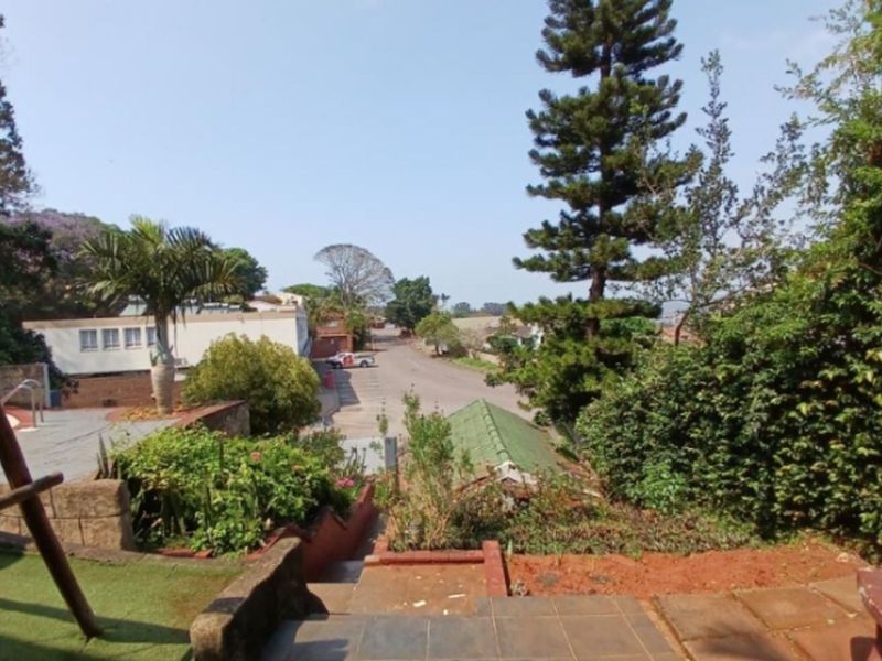 House For Sale in Glenmore - Photo 4