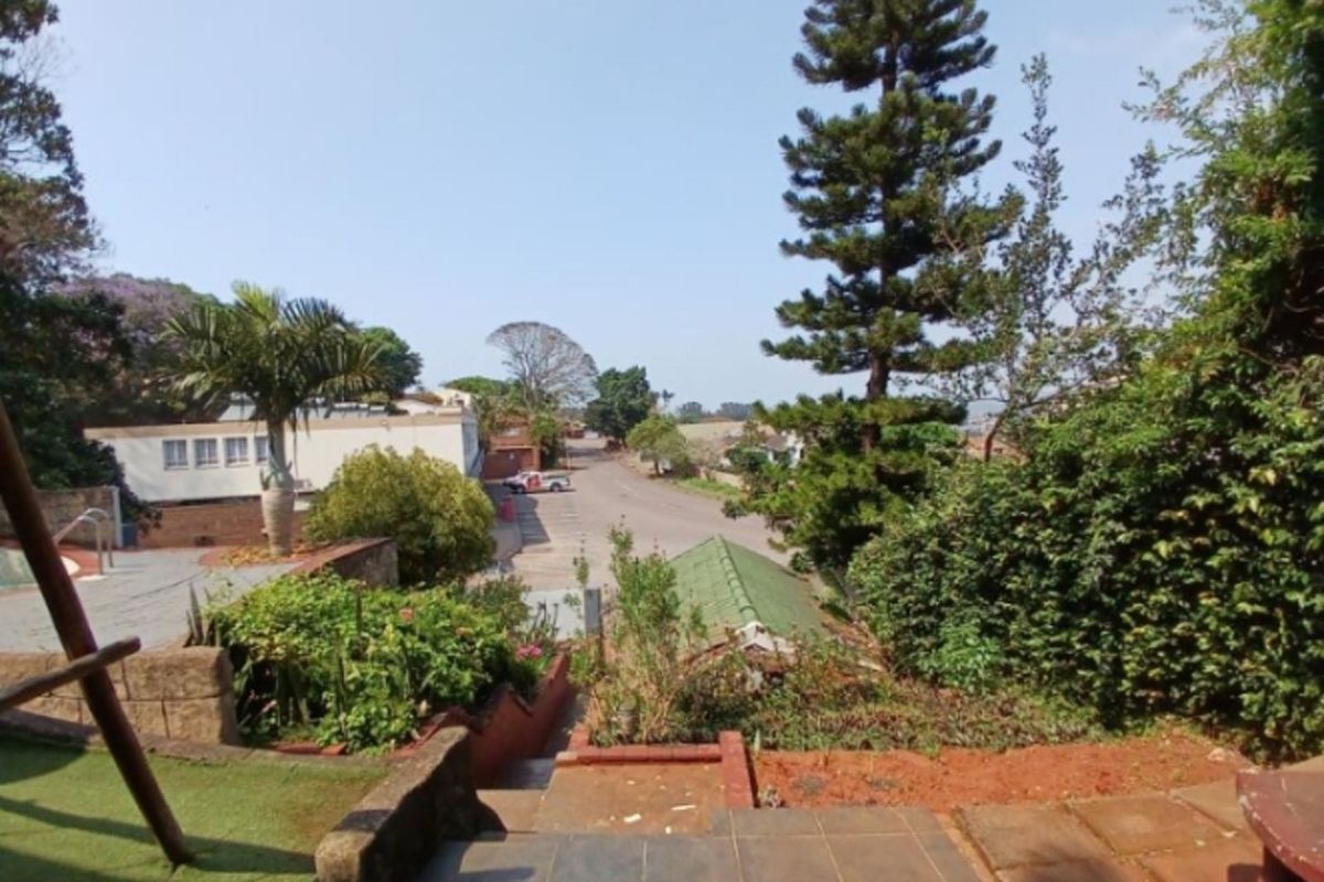 House For Sale in Glenmore - Photo 4