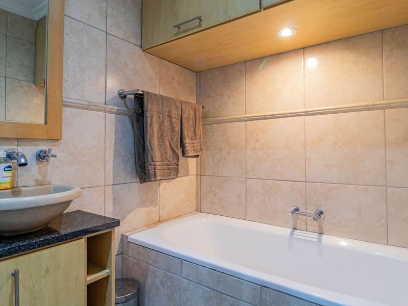 House For Sale in Strand North - Photo 6