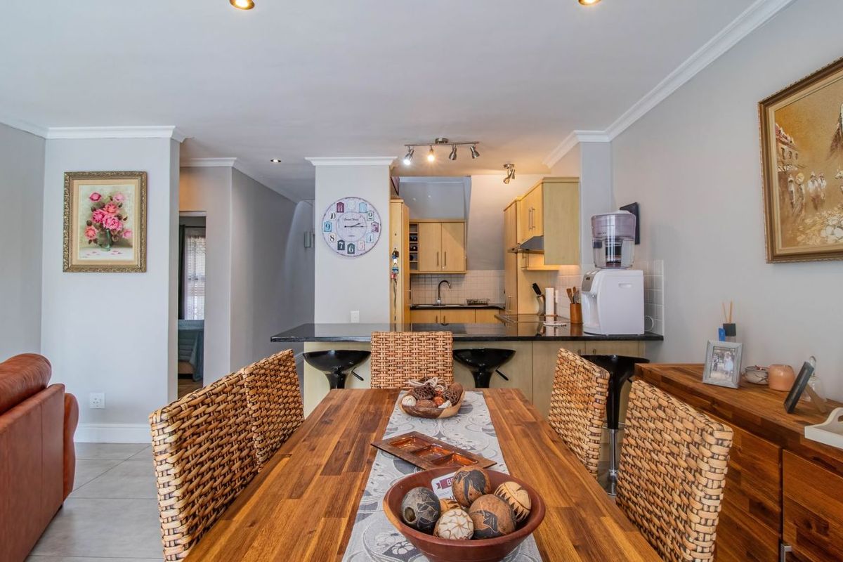 House For Sale in Strand North - Photo 3