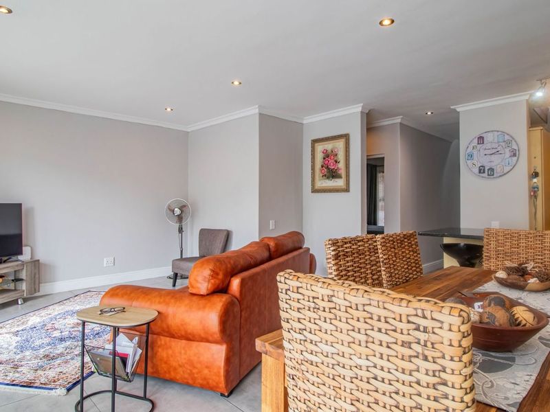 House For Sale in Strand North - Photo 4