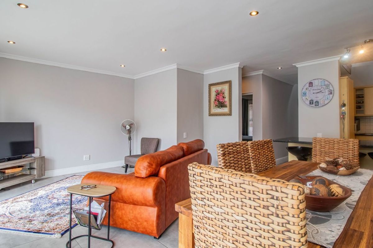 House For Sale in Strand North - Photo 4