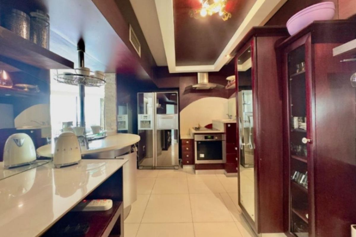 Townhouse For Sale in Musgrave - Photo 3