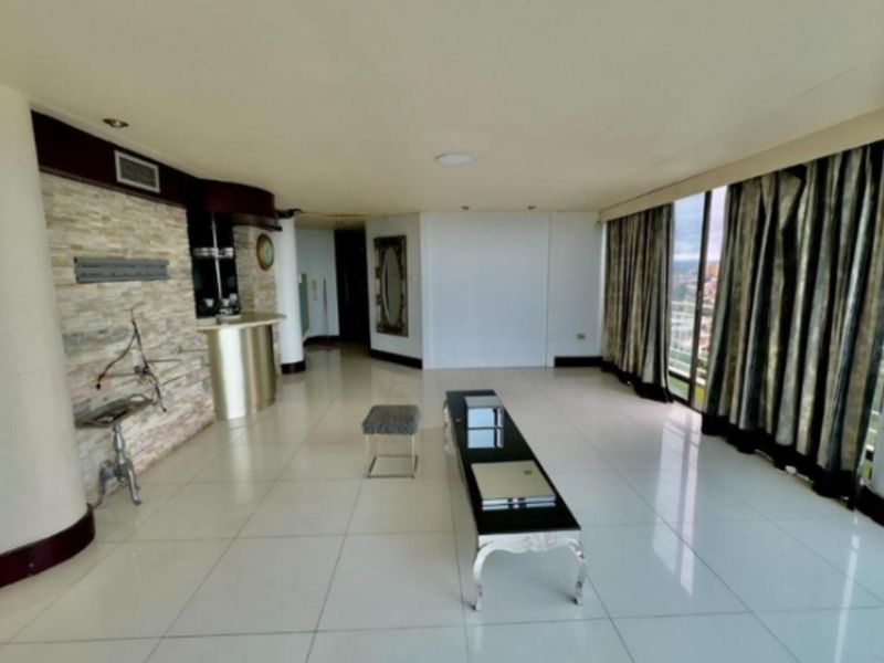 Townhouse For Sale in Musgrave - Photo 2