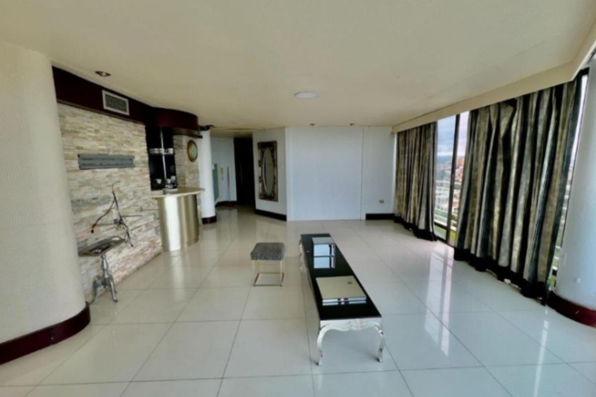 Townhouse For Sale in Musgrave - Photo 2