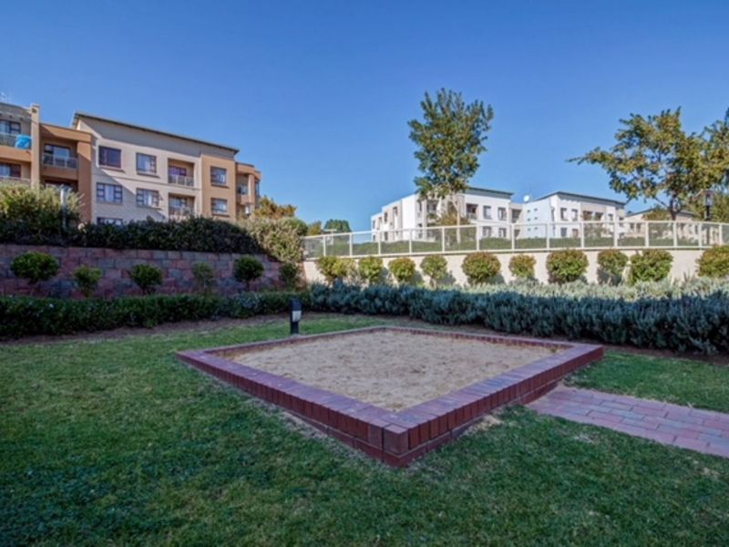 Apartment To Rent in Paulshof - Photo 6