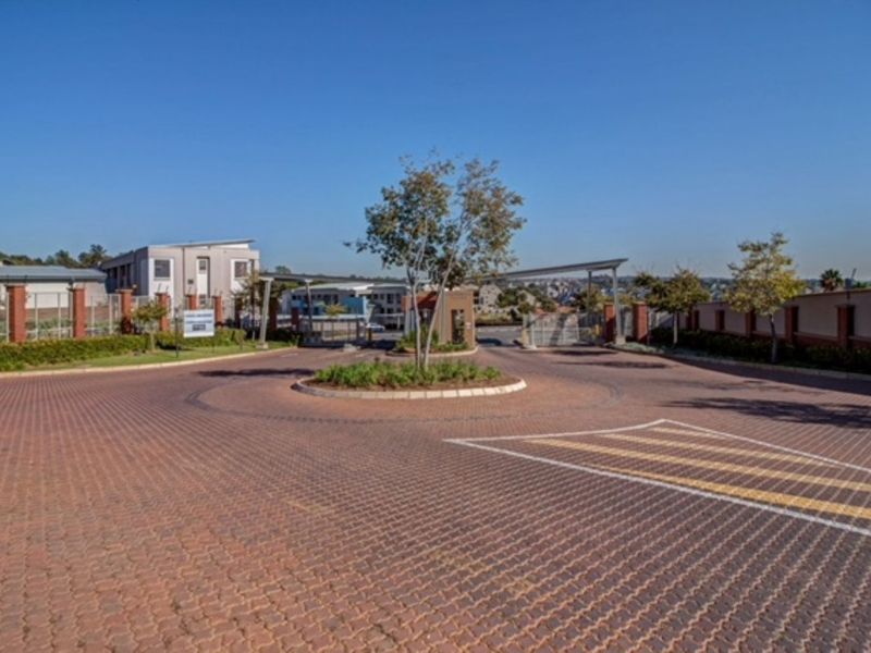 Apartment To Rent in Paulshof - Photo 2