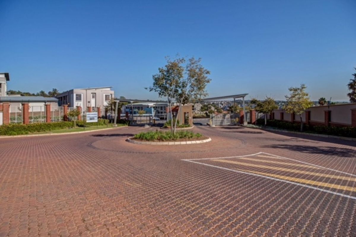 Apartment To Rent in Paulshof - Photo 2