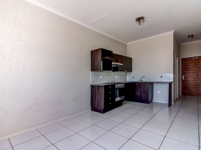 Apartment To Rent in Paulshof - Photo 5