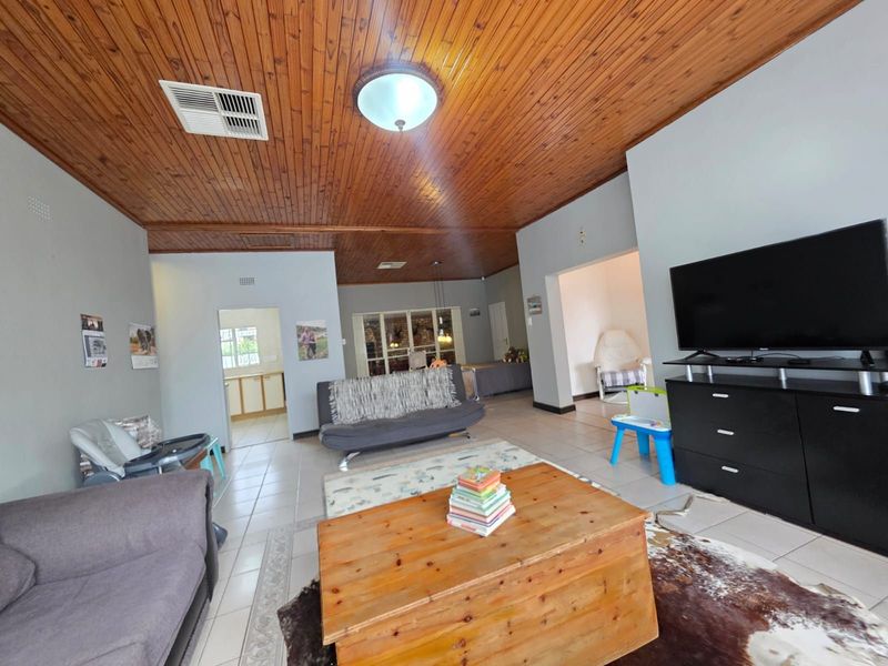 House For Sale in Monument Heights - Photo 4