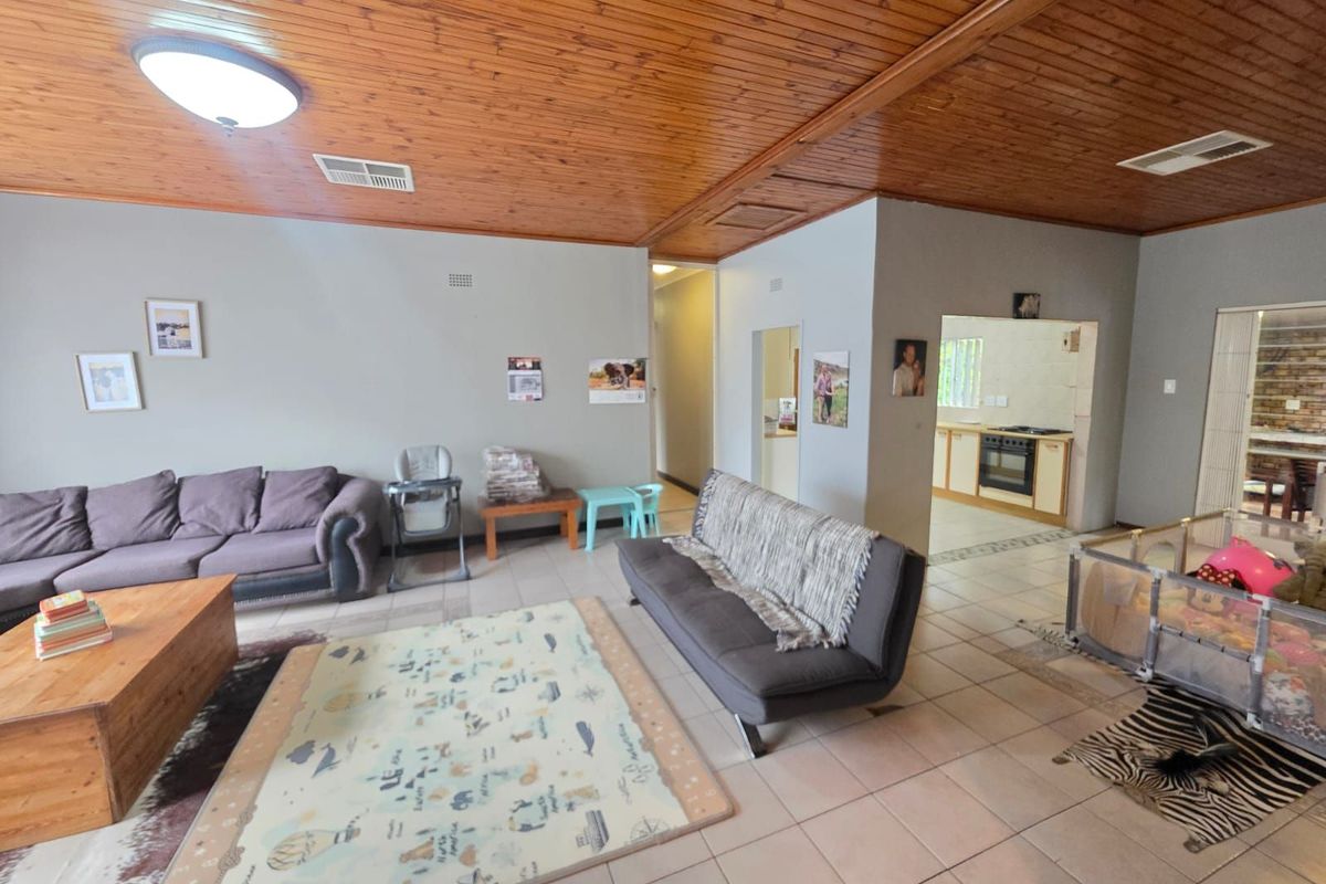 House For Sale in Monument Heights - Photo 3