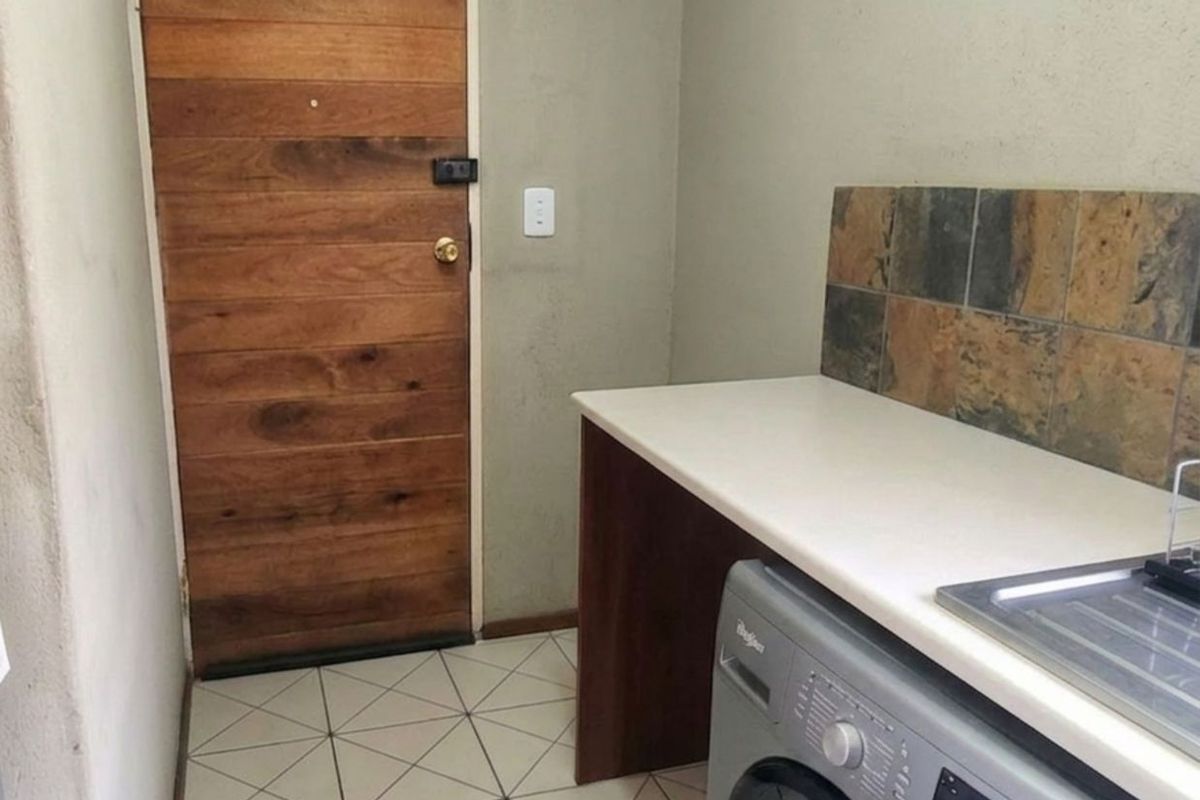 House For Sale in Honeydew - Photo 3