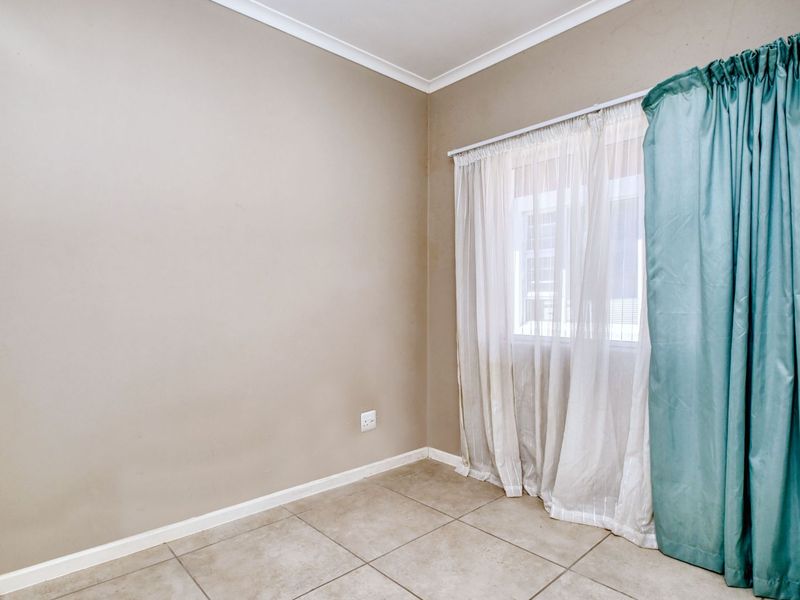 Townhouse For Sale in Fairview - Photo 10