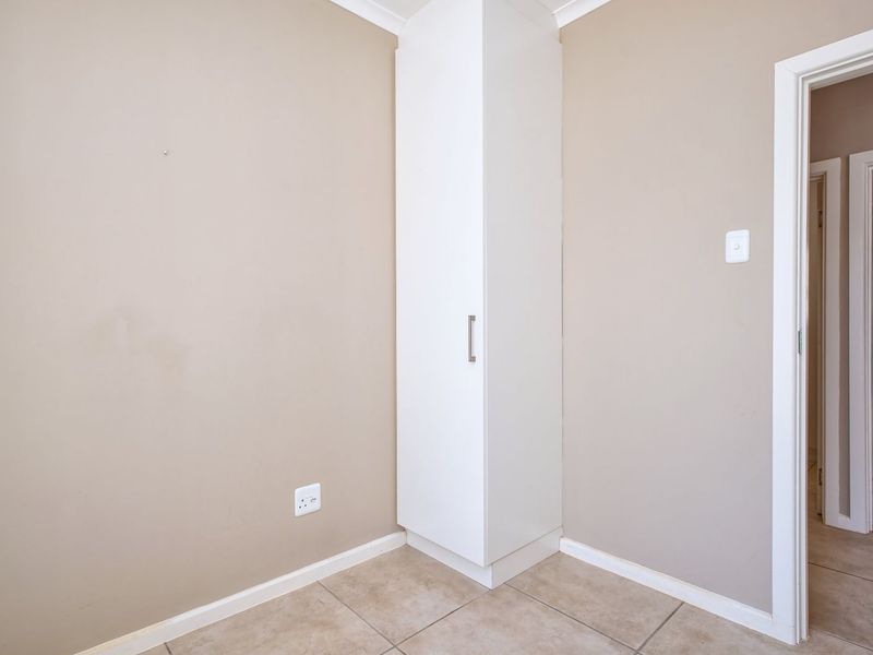 Townhouse For Sale in Fairview - Photo 9