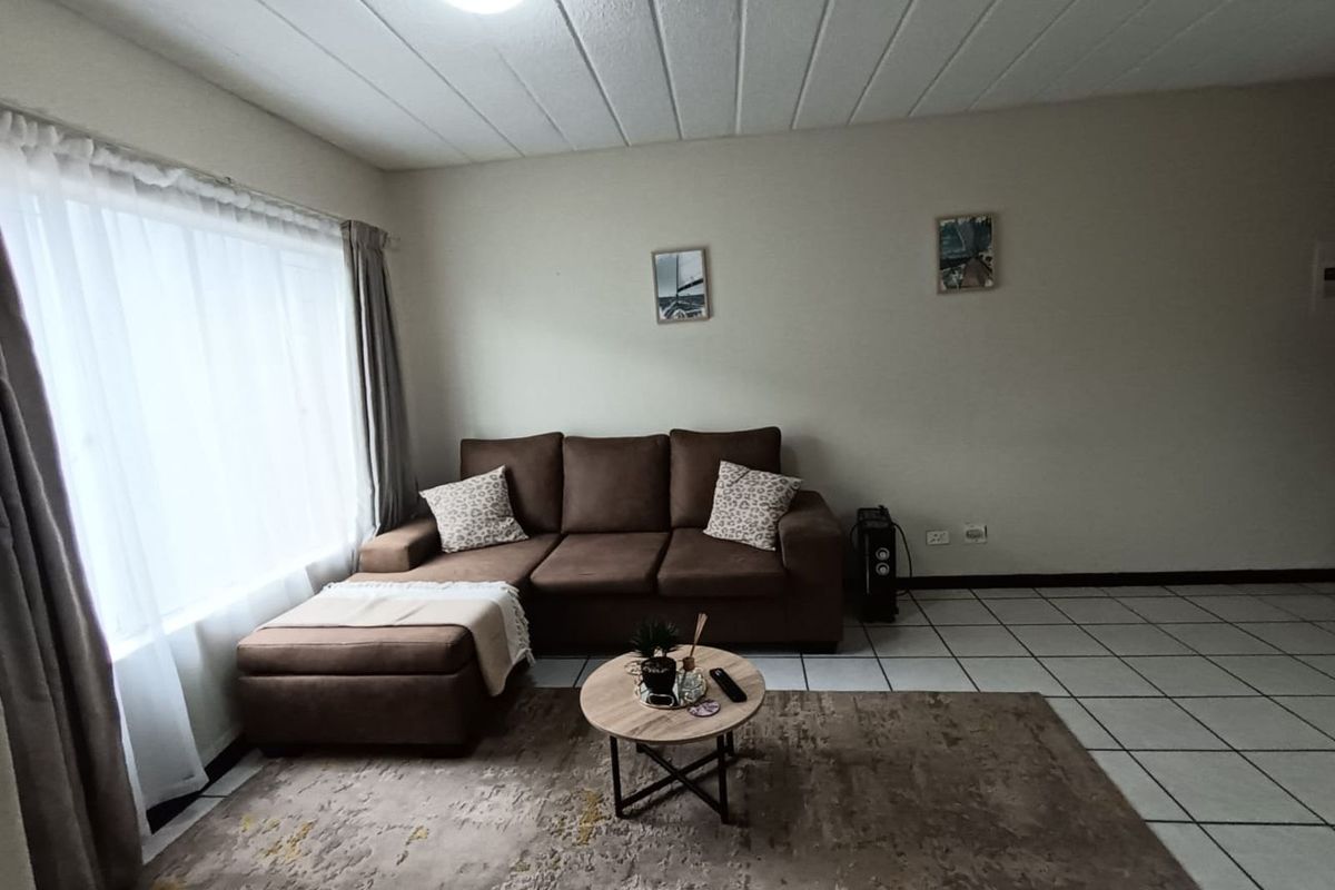 Apartment For Sale in Northgate - Photo 4