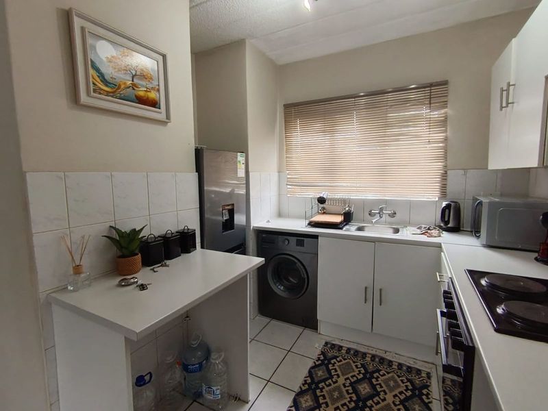 Apartment For Sale in Northgate - Photo 2