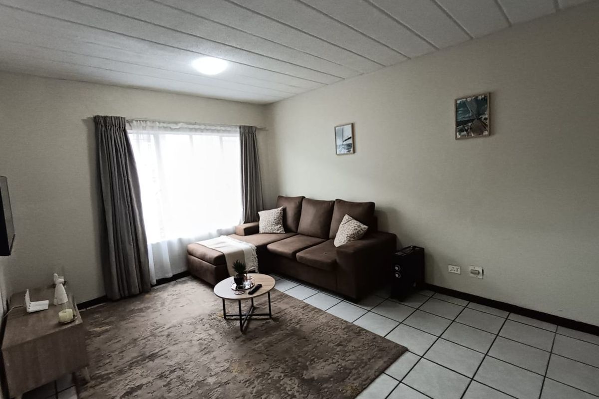 Apartment For Sale in Northgate - Photo 5
