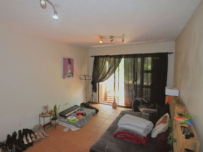 Apartment For Sale in Robindale - Photo 8