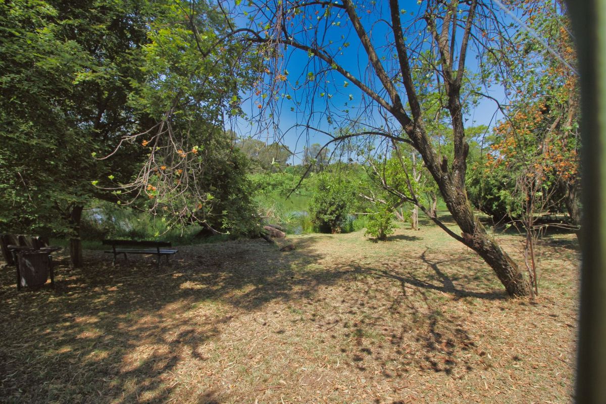 Apartment For Sale in Robindale - Photo 4