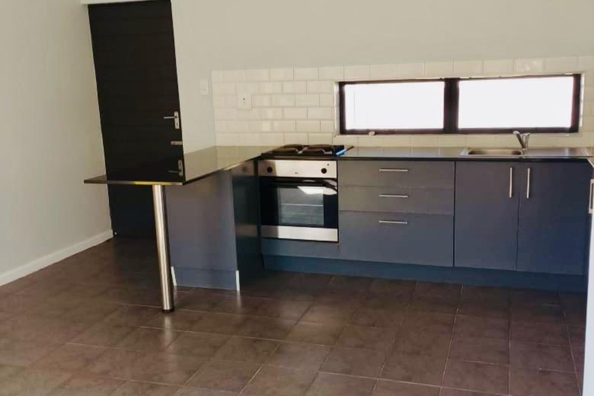 Townhouse For Sale in Parsonsvlei - Photo 5