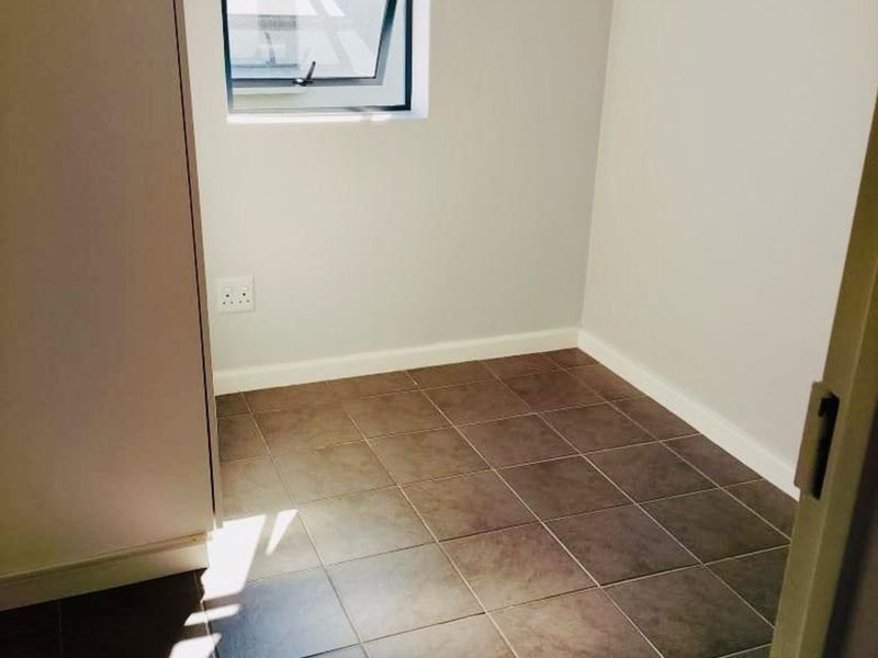 Townhouse For Sale in Parsonsvlei - Photo 8