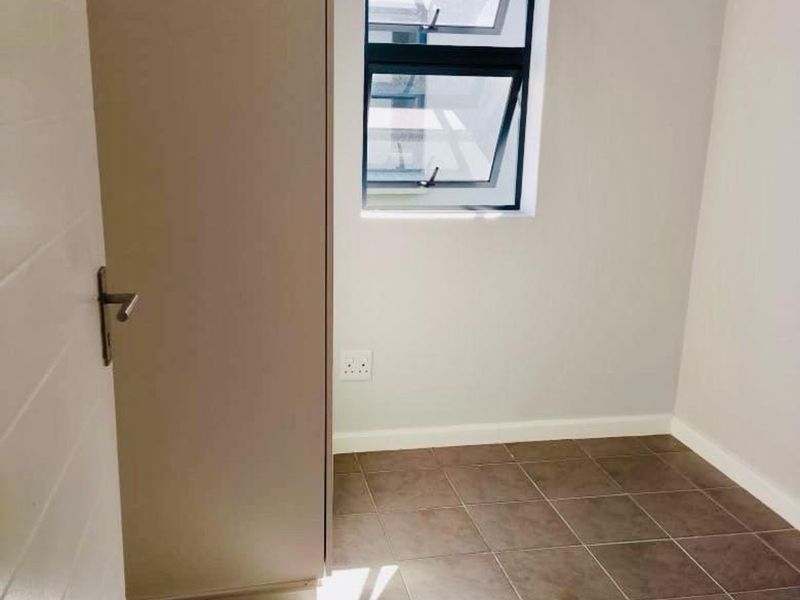 Townhouse For Sale in Parsonsvlei - Photo 9