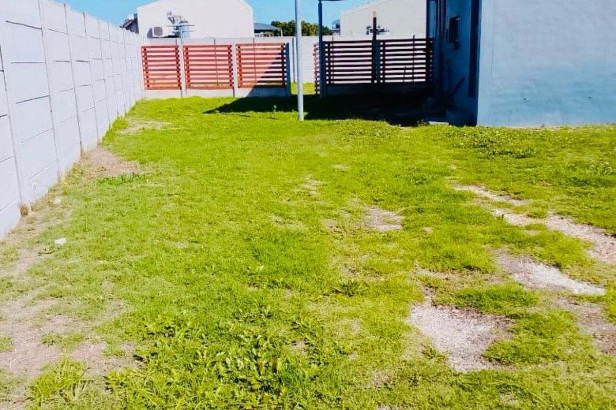 Townhouse For Sale in Parsonsvlei - Photo 2