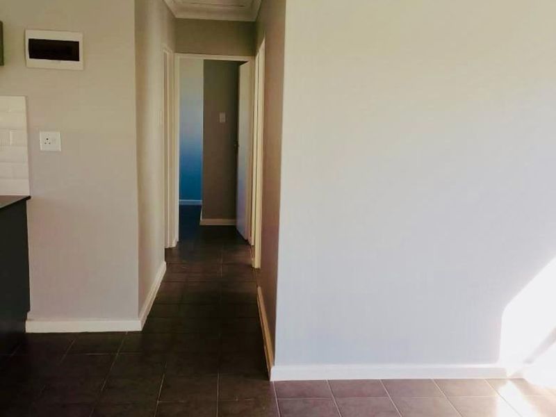 Townhouse For Sale in Parsonsvlei - Photo 6