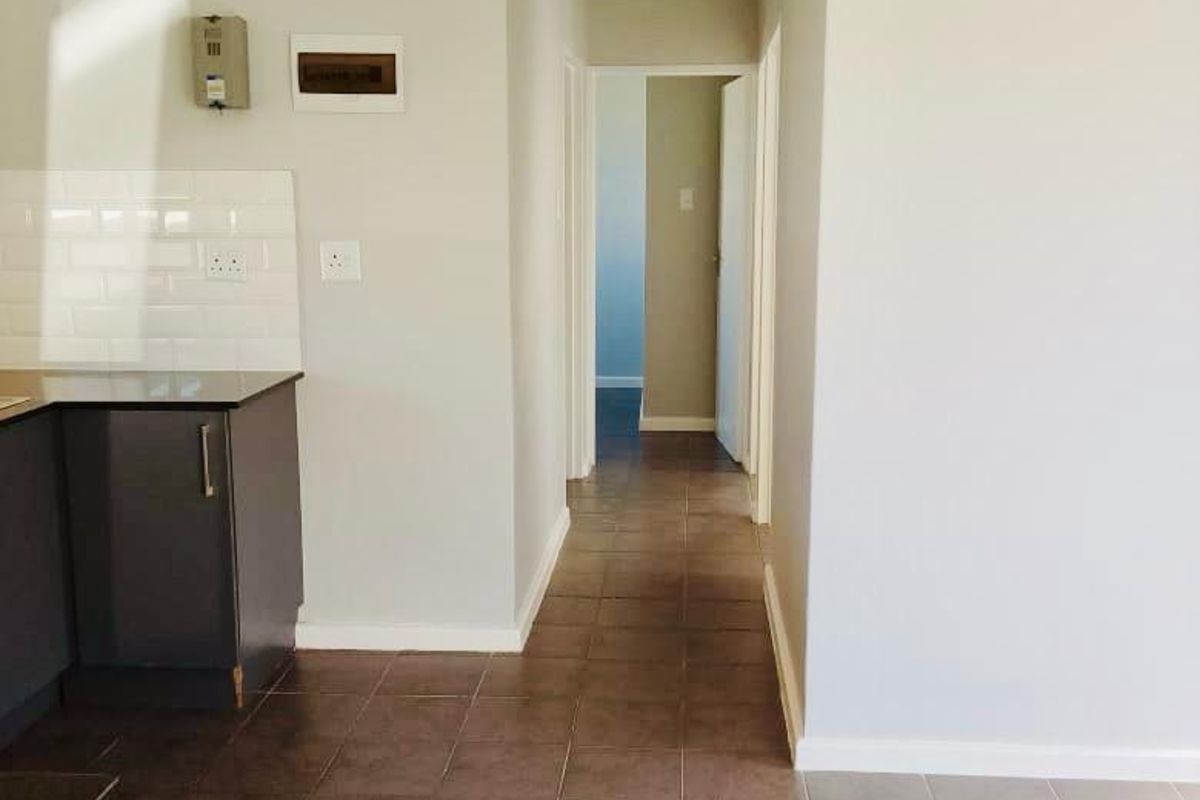 Townhouse For Sale in Parsonsvlei - Photo 4