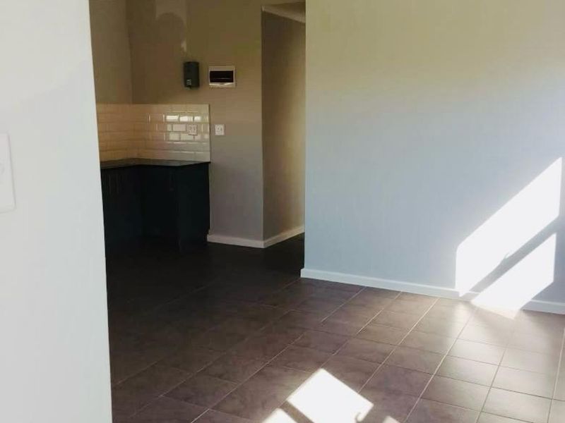 Townhouse For Sale in Parsonsvlei - Photo 10