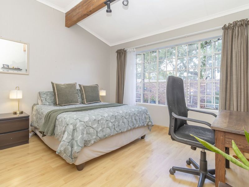 Townhouse For Sale in Weltevreden Park - Photo 10