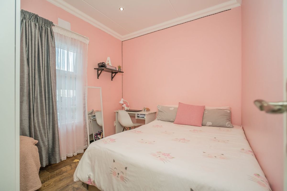 Apartment For Sale in Hagley - Photo 4