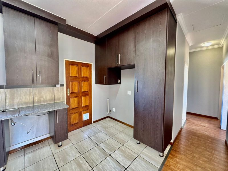 House For Sale in Terra Nova - Photo 5