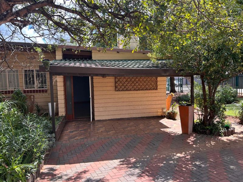 House For Sale in Moregloed - Photo 2