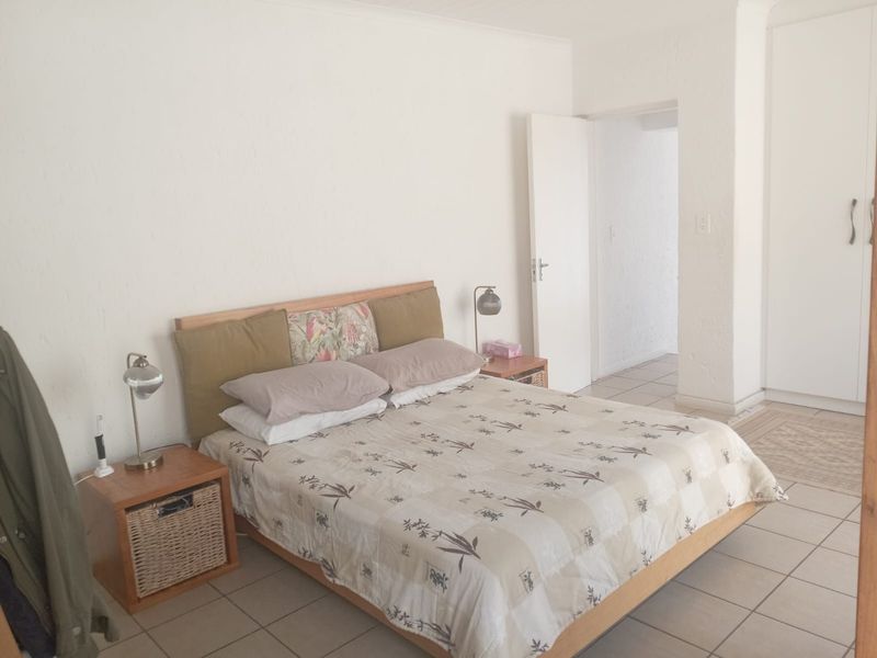 Apartment For Sale in Blackheath - Photo 2