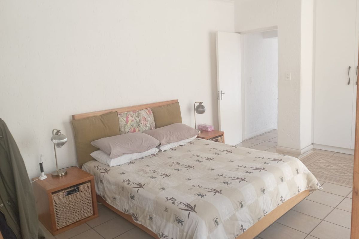 Apartment For Sale in Blackheath - Photo 2