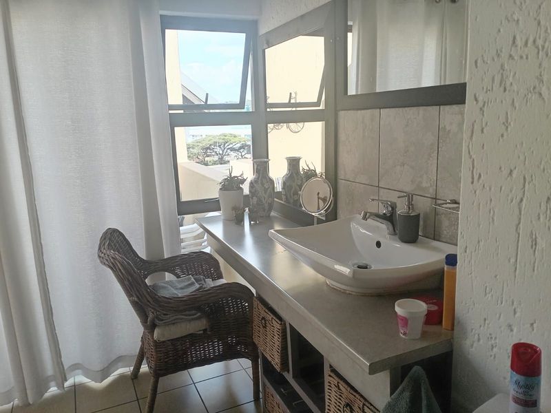 Apartment For Sale in Blackheath - Photo 4