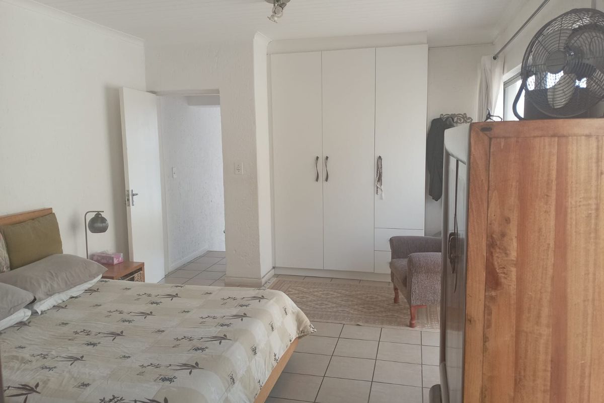 Apartment For Sale in Blackheath - Photo 3