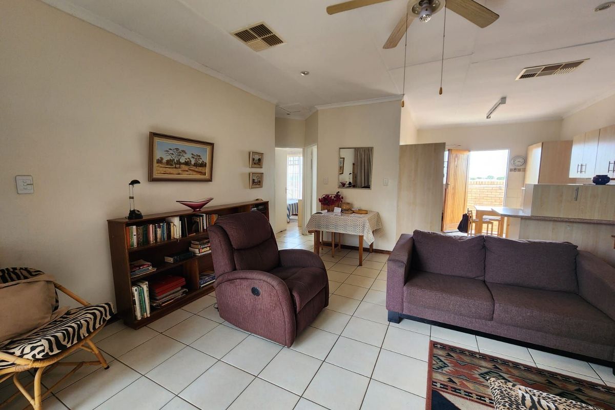 Townhouse For Sale in Minerva Gardens - Photo 3