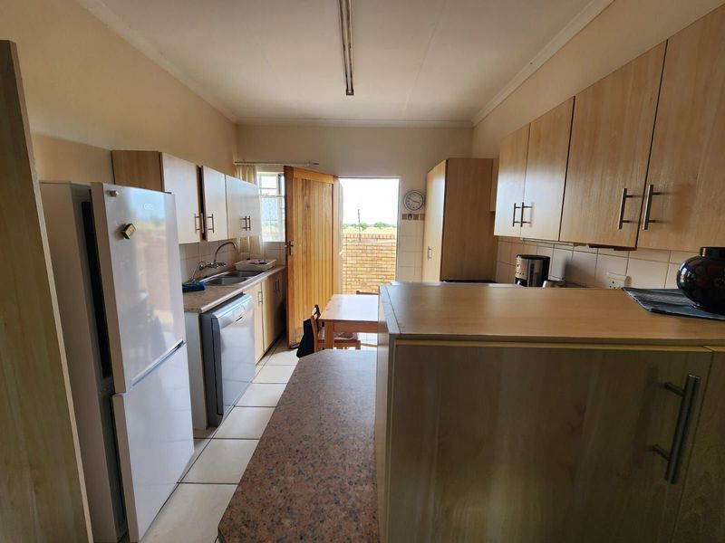 Townhouse For Sale in Minerva Gardens - Photo 4