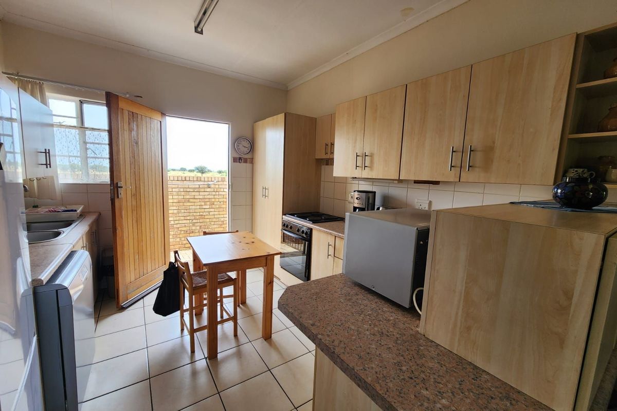 Townhouse For Sale in Minerva Gardens - Photo 5