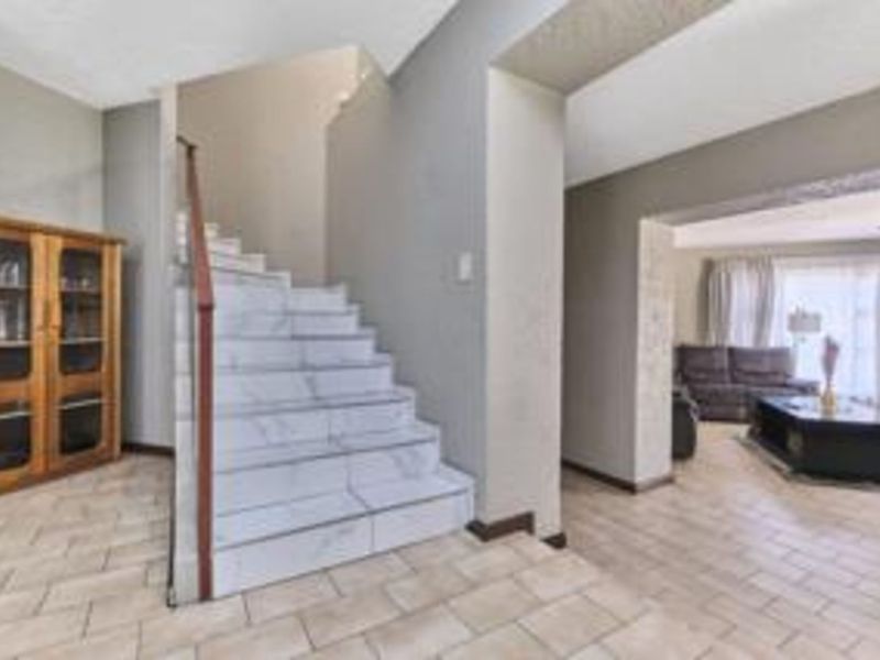 House To Rent in Woodmead - Photo 6