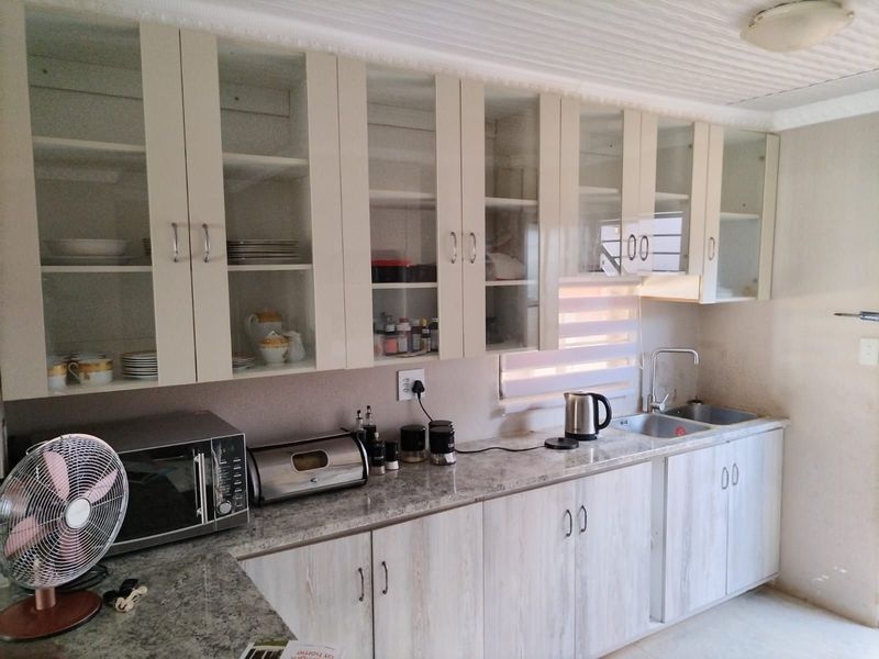 House To Rent in Soshanguve Ext - Photo 6